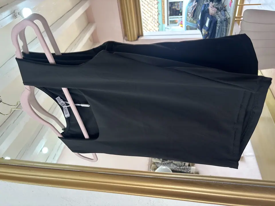 Blusa negra basica
