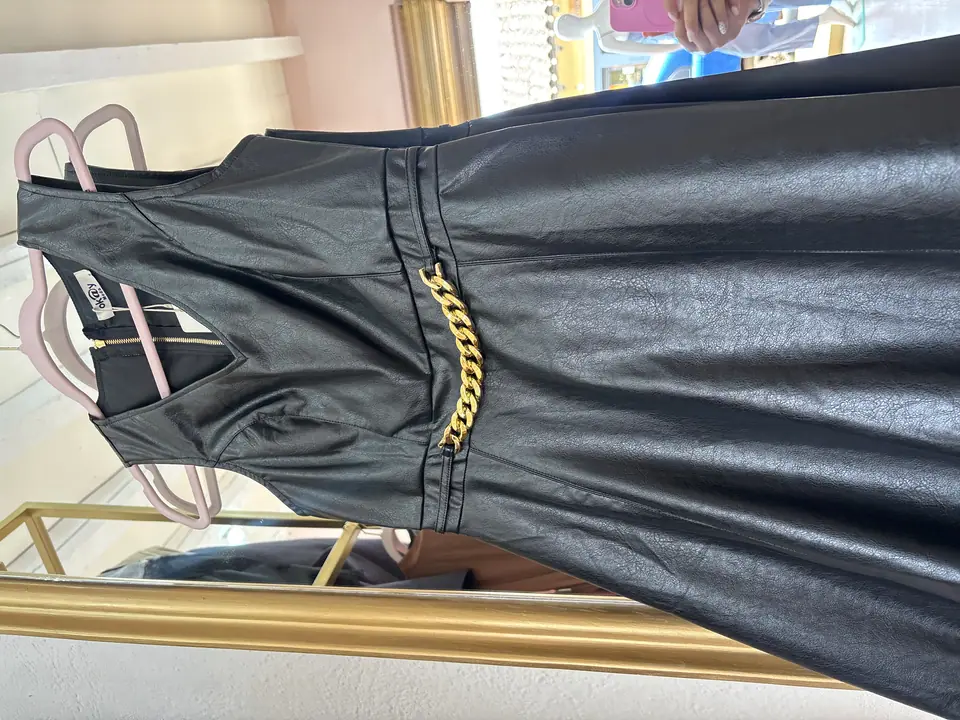 Vestido vinipiel negro