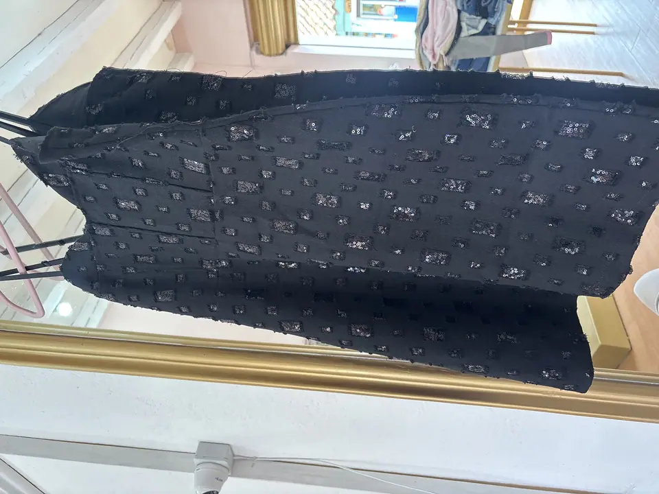 Vestido corto negro
