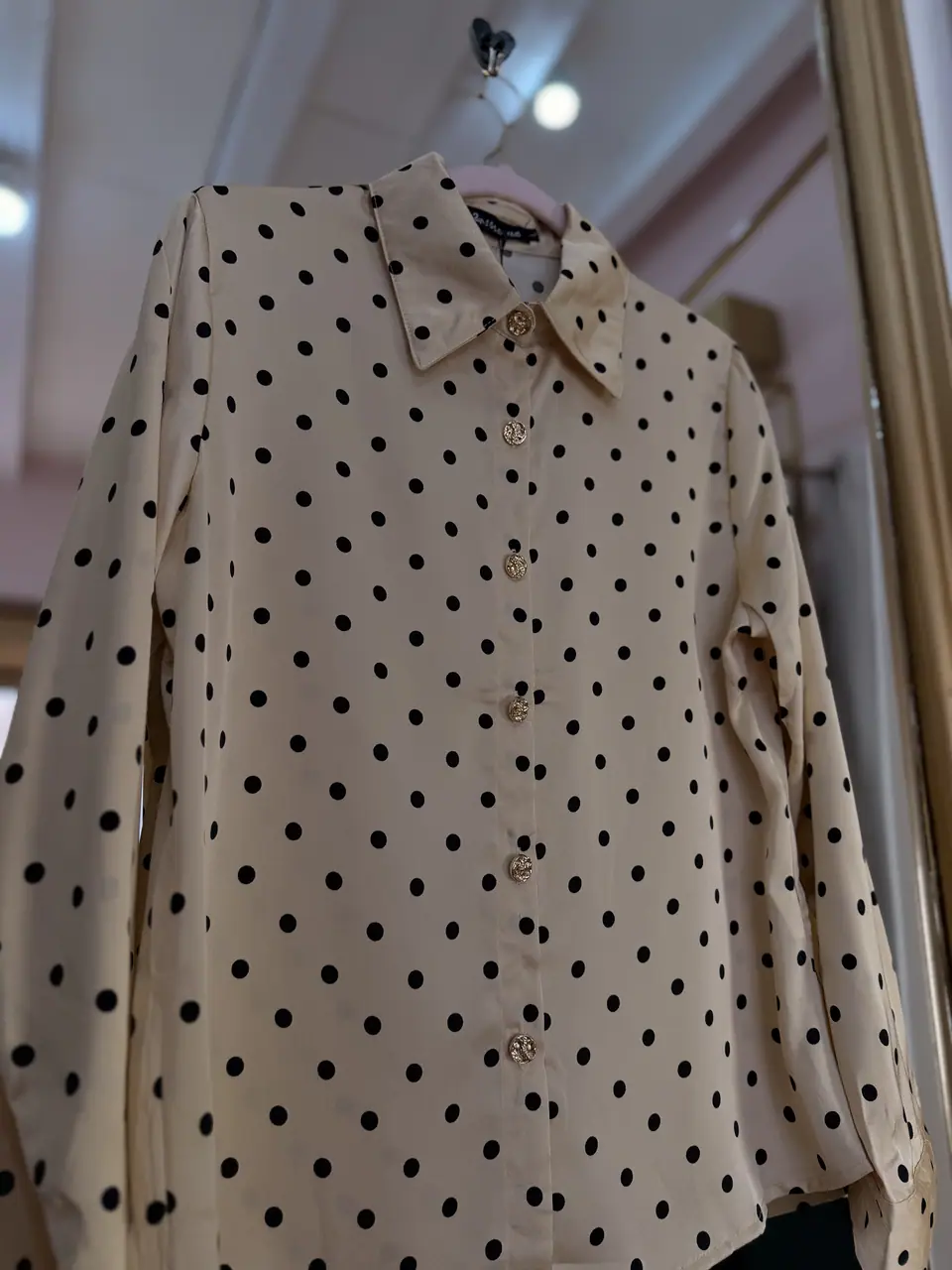 Camisa  de puntos satinados