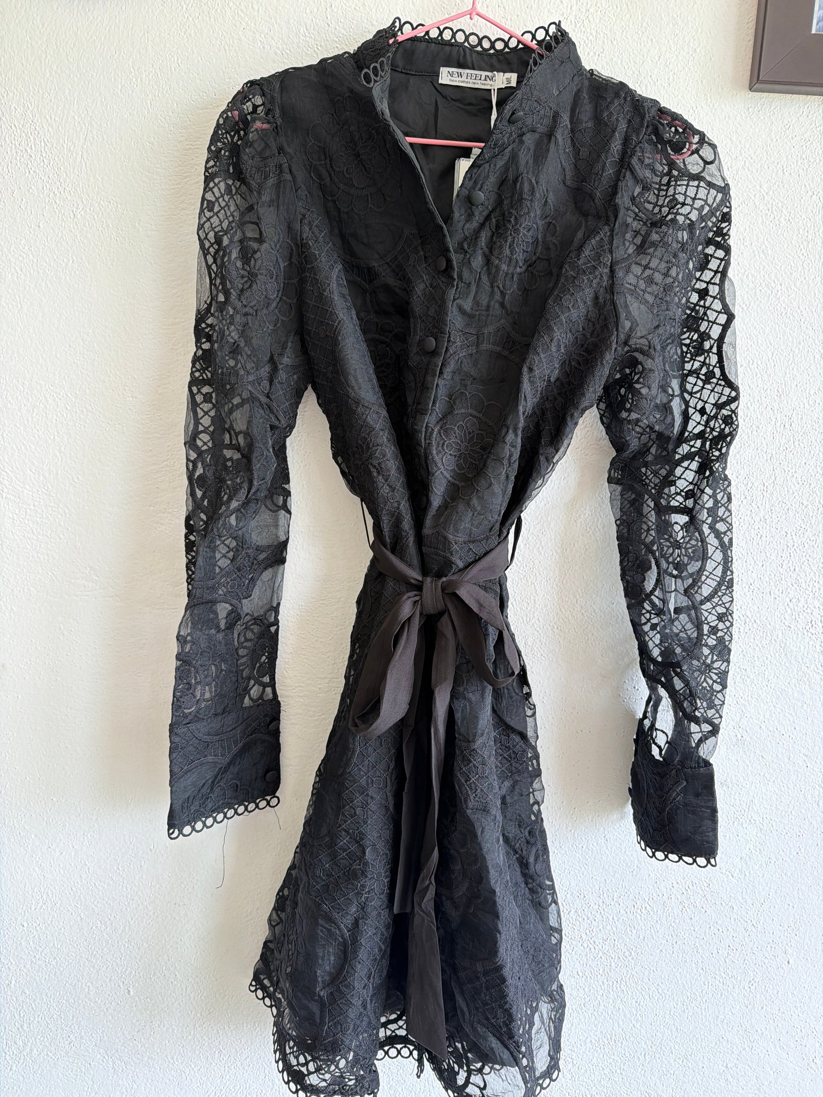 Vestido corto con mangas