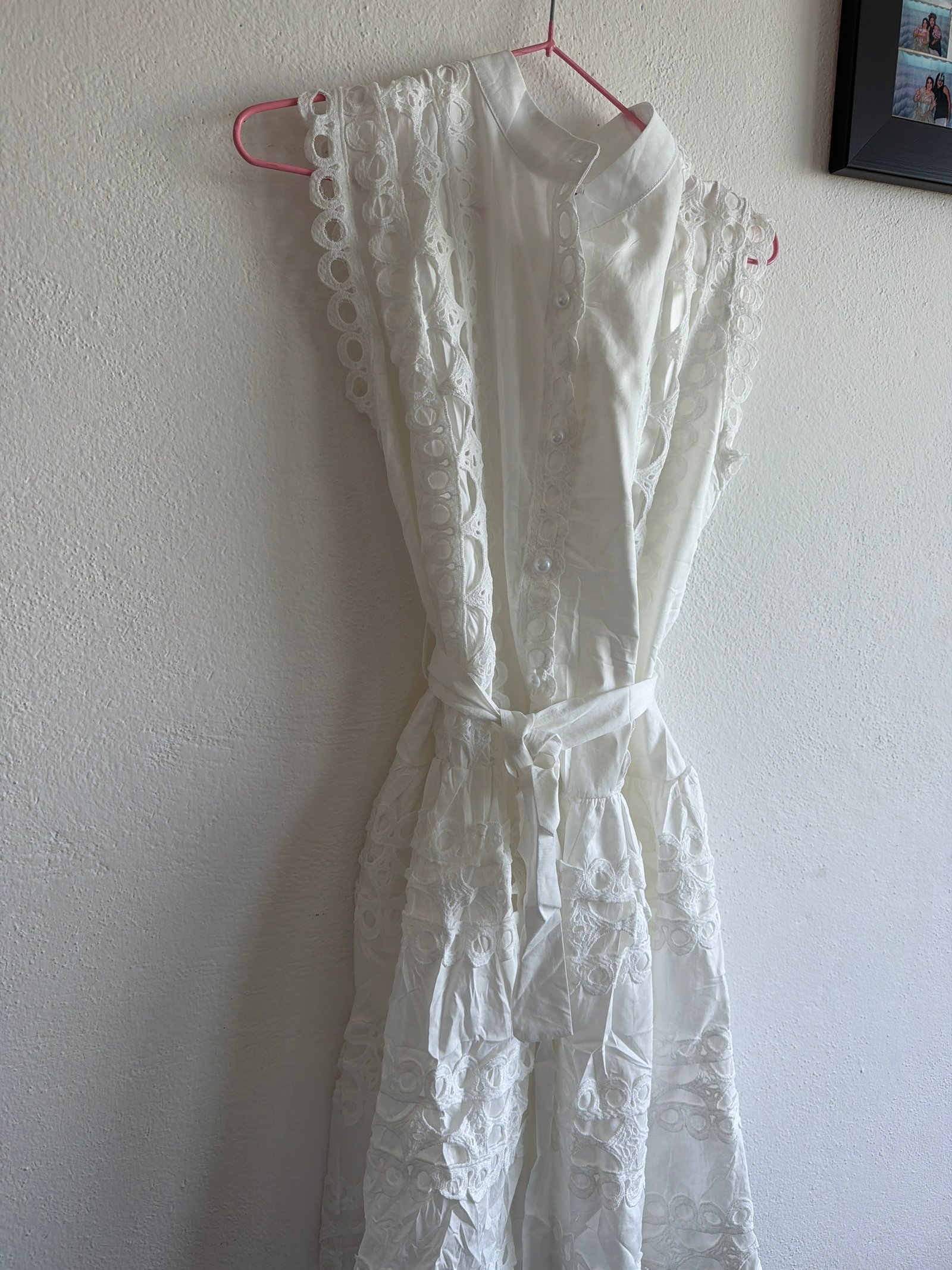 Vestido sin mangas blancas